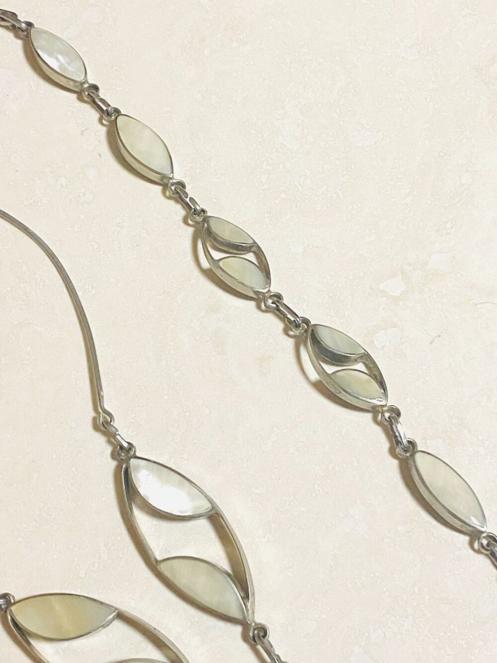 3/$10, Imitation Mother of Pearl Jewelry Set, Necklace, Earrings, Bracelet - Picture 4 of 8